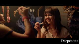 Tiefer. Sexy babes genießen Lesben ficken