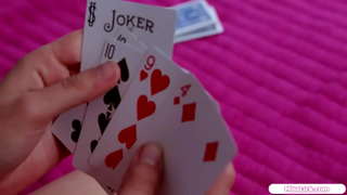 ���ະຫນາດນ້ອຍກເລ່ຜິວເນື້ອສີຂາວມີທີ່ແທ້ຈິງນໆໃນຫ້ອງນອນຂອງນາງ.ພວກເຂົາເຈົ້າໄດ້ດູດເລ່ກ່ອນທີ່ນາງປຸ່ນຂອງນາງໂກນກັນ.ນາງ facerides ວຟ້ອງໄຫ້ໃນ ໖໙er