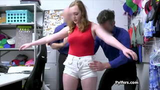 Busty teen gags on कडा लंड को दुई गार्ड