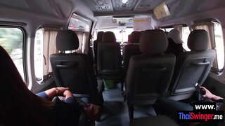 Petite Thai babe scopata in figa stretta