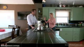 Sexy pasierbica Belle Noir przenosi się do domu na lato, a kiedy jej mama wyjechała, jej ojczym Steven St. Croix zapoznaje ją z BDSM seks