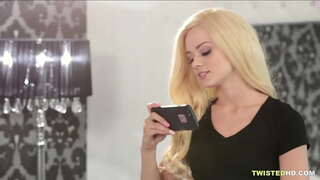 Stepmom хууран мэхэлж зөндөө stepdaughter болон түүний найз залуу