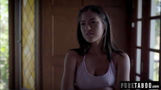 Ciemnowłosa Piękność Kendra Spade Pieprzy się ze Sprzedającym od drzwi do drzwi