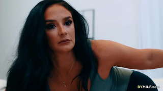 I gcónaí coláiste horny guy a bhfuil gnéas leis Leasiníon agus Stepmom