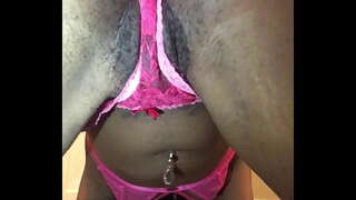 Nellycantsay twerking deukeut ka beungeut anjeun