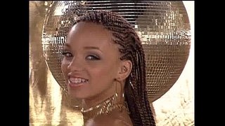 Gia LaShay mampidera ny melons