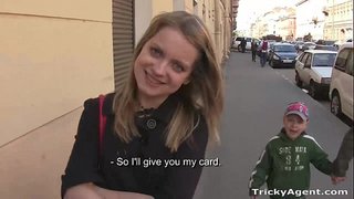 Tricky Agent - Její kočička je mokrá a těsná