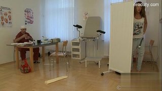 Bigboobs पोर्नस्टार ब्रॅड