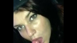 Girl next door აძლევს ორალური სექსი და სპერმა