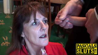 Divorziate mature lady Pandora gode di avere sottomesso sesso