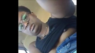 Aquí estou eu no meu coche