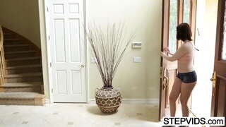 أخي الملاعين الساخنة مايا كندريك