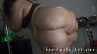 BrazilianBigButts.com Pawg Oliato Battere Le Mani