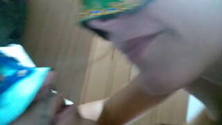 Muller casada cuspir na boca do home e facer del comelas-lo