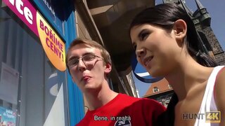 HUNT4K. Cuckold nerd ਧੰਨ ਹੈ ਪ੍ਰਾਪਤ ਕਰਨ ਲਈ ਭੁਗਤਾਨ ਚੂਤ ਉਸ ਦੀ ਪ੍ਰੇਮਿਕਾ ਦੇ