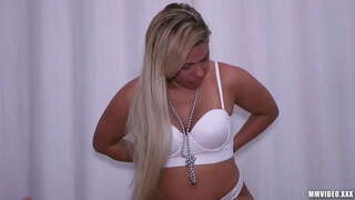 Grande Figa Brasiliana ottiene impressionante sborrata facciale