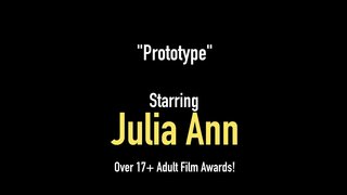 Докторські хуесосы Джулія Енн і Джессіка Джеймс набивають свої шикарні ротики твердим членом, доять її в своїх теплих ротах, щоб отримати смачну сперму! Повне відео і Джулія в прямому ефірі @ JuliaAnnLive.com !