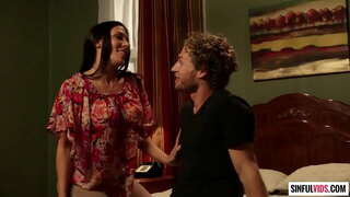 Calenta morena Rachel Starr xupa molt vareta en 69 posició abans es ruixa amb jizz