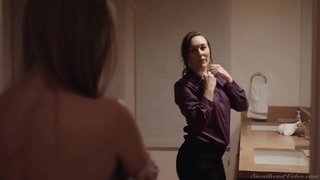 RAGAZZE MOLTO SEXY SI INCONTRANO DOPO LA SEPARAZIONE E DANNO AMORE